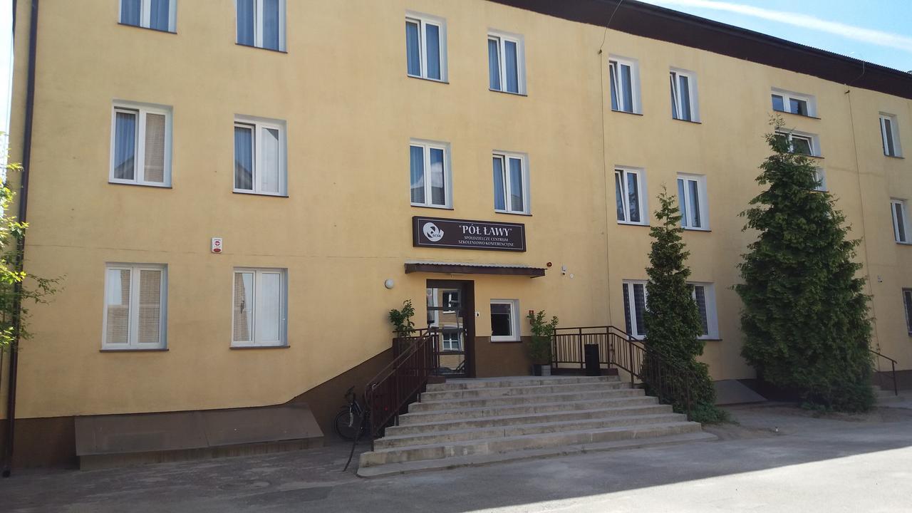 فندق Scsk Pol Lawy Puławy المظهر الخارجي الصورة
