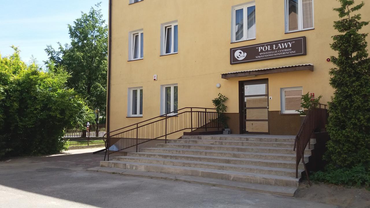 فندق Scsk Pol Lawy Puławy المظهر الخارجي الصورة